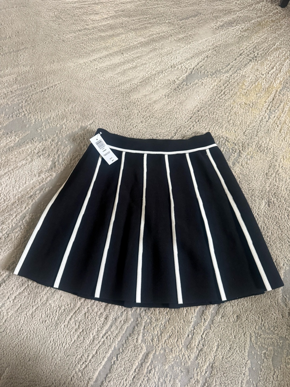 Aritzia Sunday best Black knit Pleated Mini Skirt with White Stripes XS new